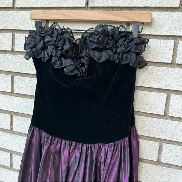 Vintage Laura Ashley Strapless Velvet Taffeta Gown Plum Black 10 Old Money Goth - Picture 5 of 14
